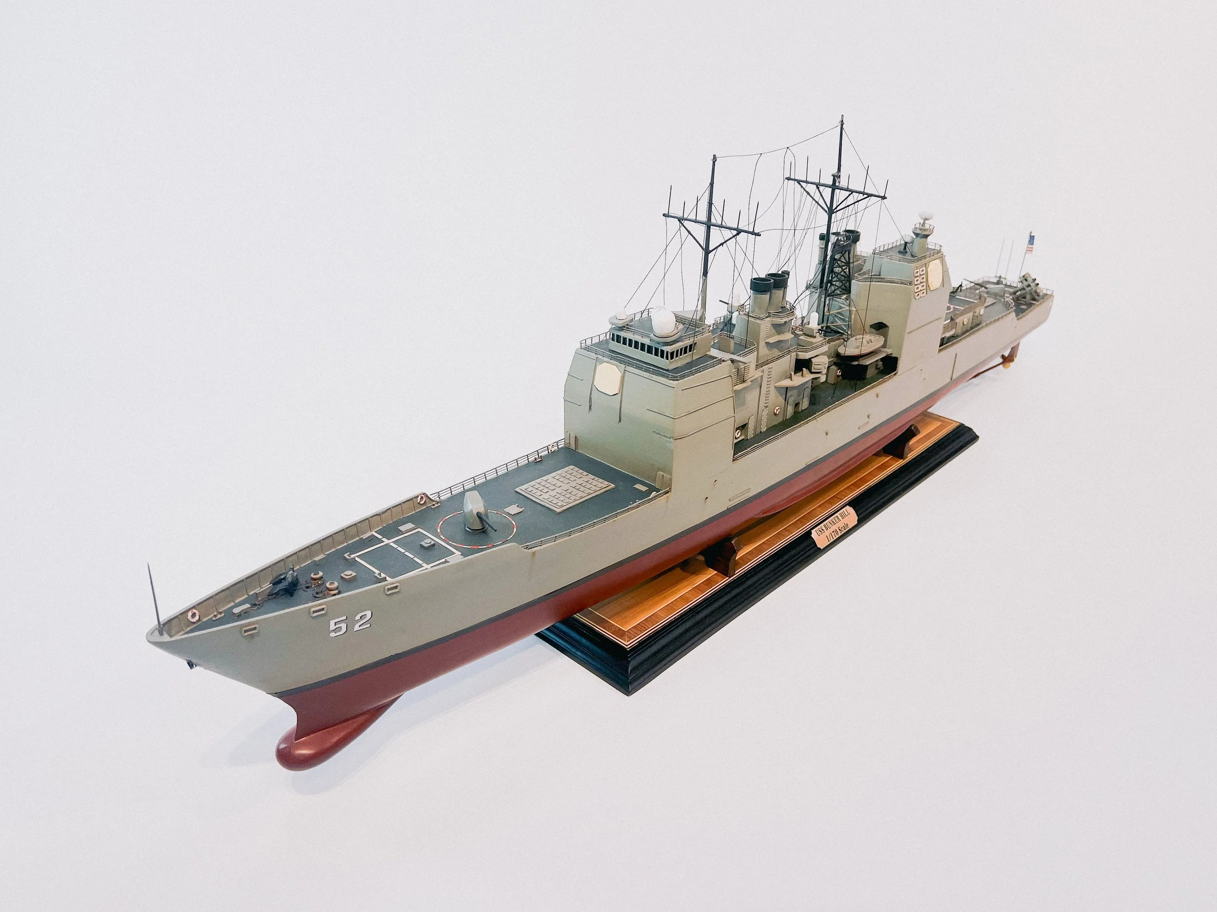 1/350 USS BUNKER HILL CG-52 ケース付 Museum of Military Models - USS Bunker Hill (CG-52)